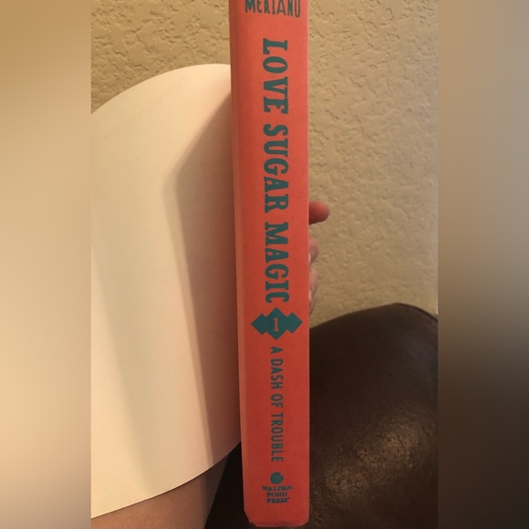 Lot of 2 Fantasy Books - Hardcover - Picture 7 of 7